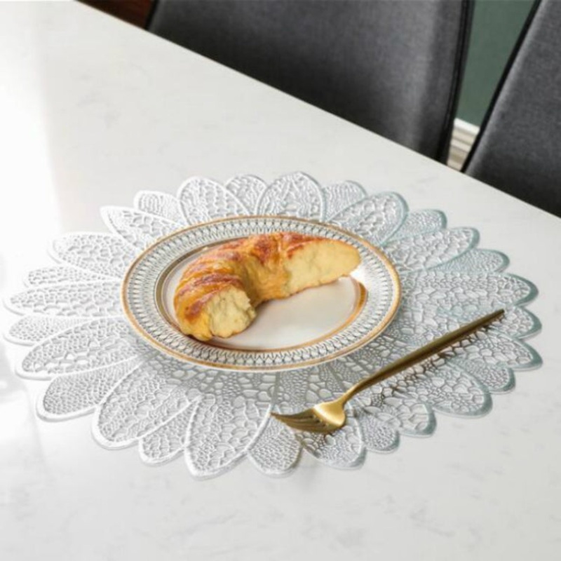 2 PCS Sunflower Shape Household Fashion PVC Dining Table Placemat Europe Style Kitchen Tools Tableware Pad Coaster Coffee Tea Place Mat