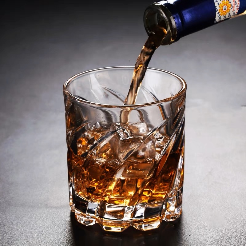 Bar Creative Rotating Whiskey Rotating Wine Glass Decompression Cup – Glass Cup and Glass price